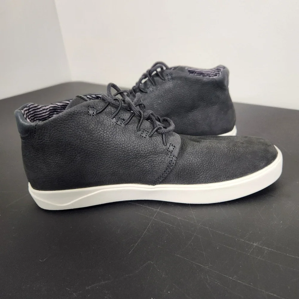 OluKai Nana Hele Mens Chukka Boots Fog Grey Leather Sneaker 10449-4040 Size 8.5